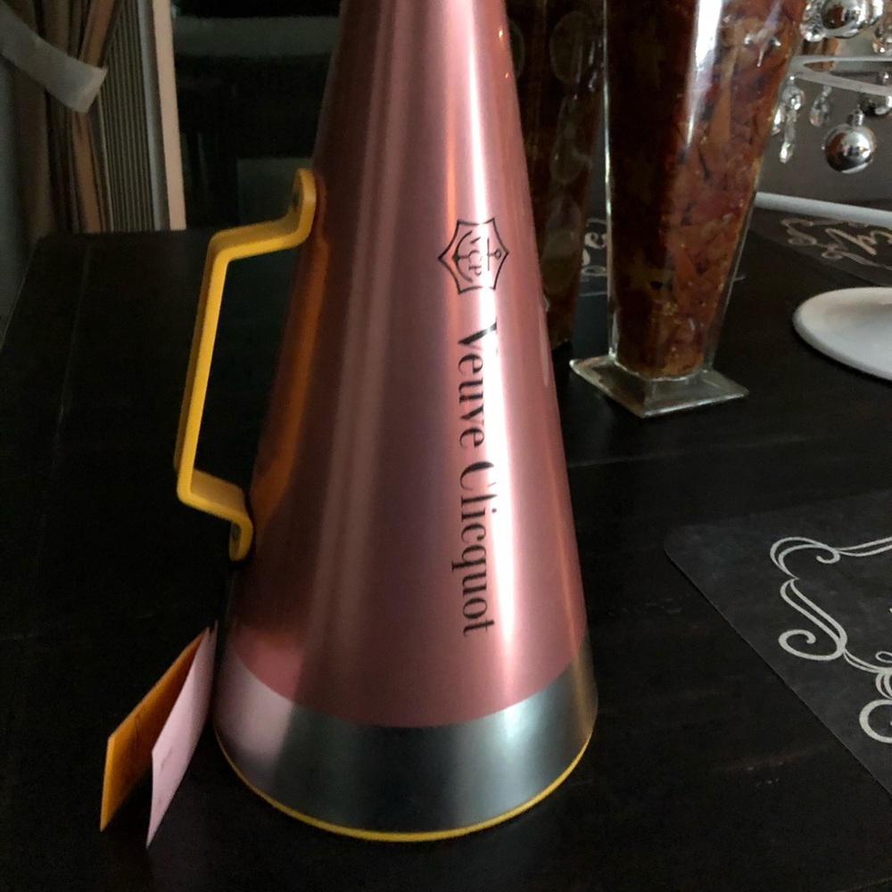 Veuve Clicquot RARE CHAMPAGNE HOLDER